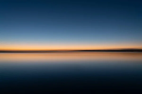 Sonnenaufgang Abstrakt Über Der Bucht Friedlich Beruhigendem Hintergrundbild — Stockfoto