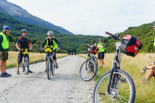 Isla Sur Nueva Zelanda Marzo 2015 Ciclistas Mediana Edad Del — Foto de Stock