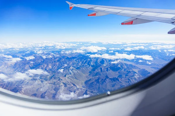 View Jet Plane Window High Blue Skies Puffy White Clouds — Stock Photo, Image