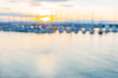 Napier rıhtımında, Westshore 'da, Ahuriri' de, gün batımında marinada kavramsal ya da arka plan kullanımı için soyut bulanıklıklar.