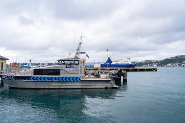 Wellington Yeni Zelanda - 29 Temmuz 2021; Wellington Limanı Polis botları Leydi Elizabeth 1V limana demir attı