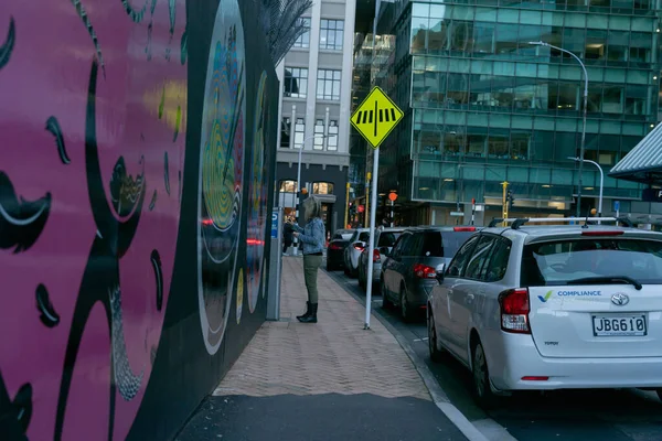 웰링턴 뉴질랜드 2021 보행자 표지판 주차장으로 — 스톡 사진