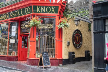 Ennis Ireland - 12 Ağustos 2017; Dış cephe tarzı; County Clare 'deki ünlü İrlanda restoranı