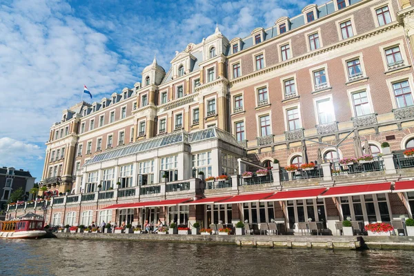 Amsterdam Pays Bas Août 2017 Célèbre Amstel Hotel Bord Rivière — Photo