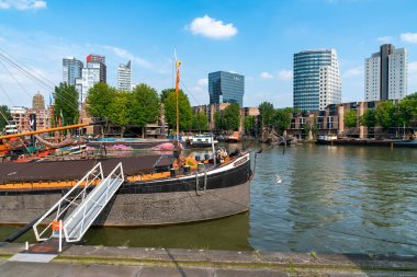 Rotterdam Hollanda - 23 Ağustos 2017; Müze gemisi Geertruida limana demir attı.