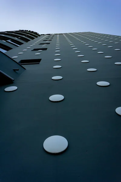 Rotterdão Holland Agosto Visão Baixo Ângulo Design Incomum Torre Arquitetônica — Fotografia de Stock