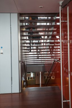 Aşağıdan iç merdiven.