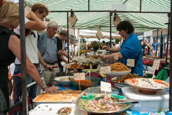 在伦敦市场卖食品. — 图库照片