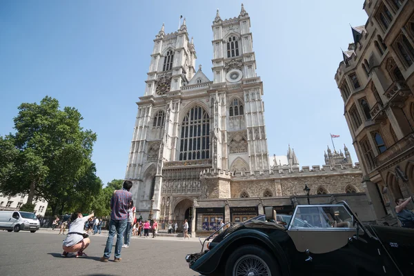 Westminster 'ın klasik arabası ve fotoğrafçıları var.. — Stok fotoğraf