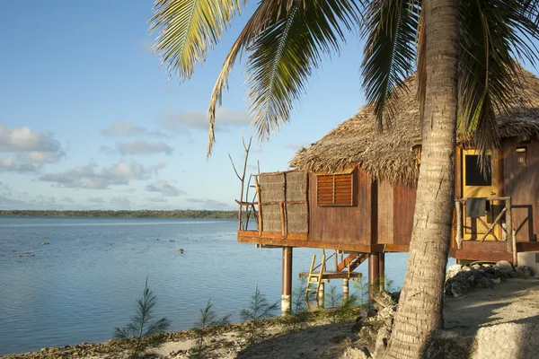 Tropical lagoon cabin — Free Stock Photo