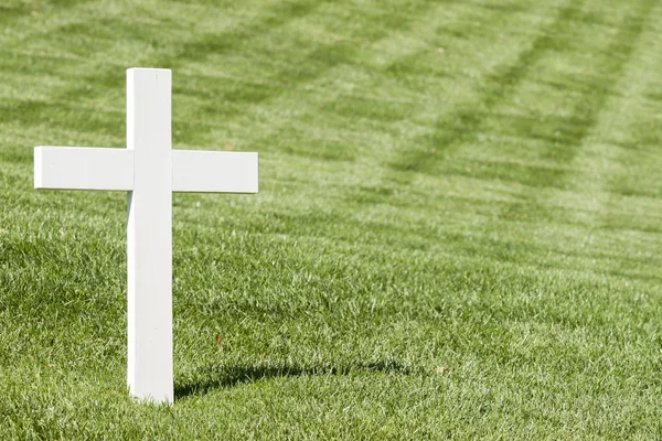 Single white cross, Arlington — 스톡 사진