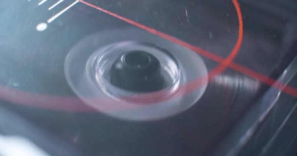 Tape Spindle Terugspoelen Fast Forwards Een Macro Close Van Spindel — Stockvideo