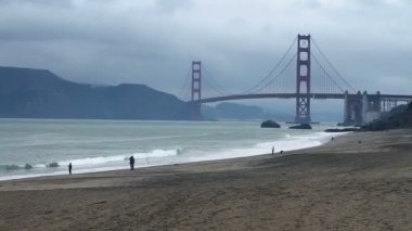 Baker Sahili insanlar Golden Gate Bridge yakınındaki