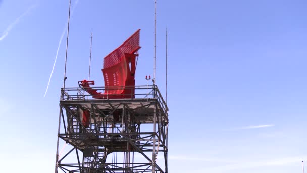 Aeroporto torre de radar — Vídeo de Stock