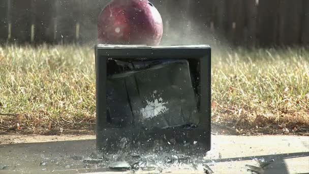 TV-apparat förstörde för wrecking ball — Stockvideo