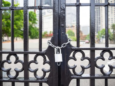 Kapı kapı Gümüş Zincir Lock, şehir içinde belgili tanımlık geçmiş