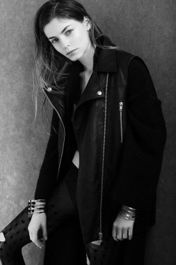 Kadın ceket poz içinde