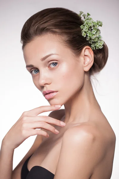 Beauty portrait closeup of a young pretty girl. — Stockfoto