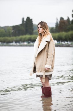 model poz dışında şehir