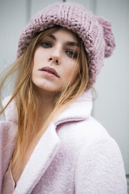 model poz dışında şehir