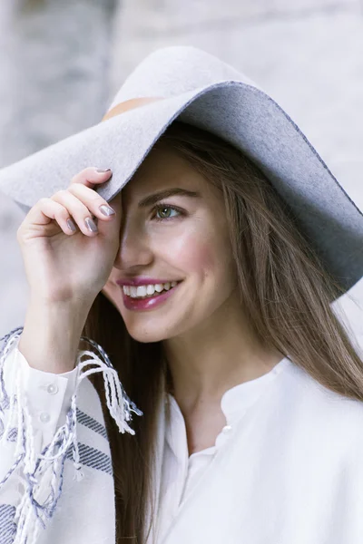 genç güzel güzel şık kız