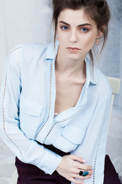 Woman  posing in studio. — Stock Photo, Image