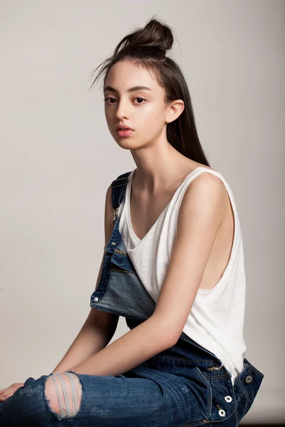 Model posing in the studio — Stock Photo, Image
