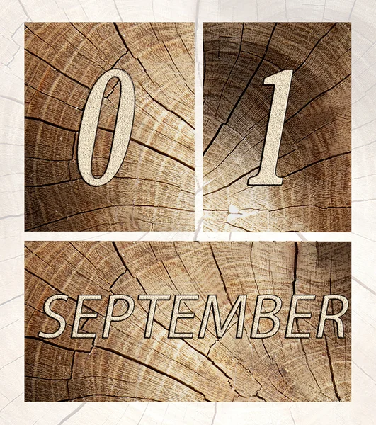 Imagen de calendario de madera se abre el 1 de septiembre —  Fotos de Stock