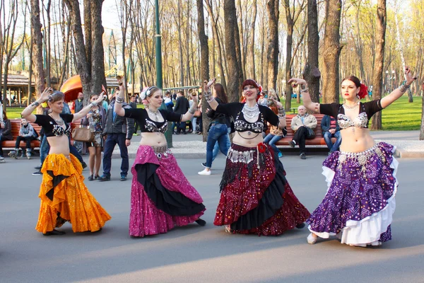 Charkiv, Ukraina-April25 Gorky Park — Stockfoto