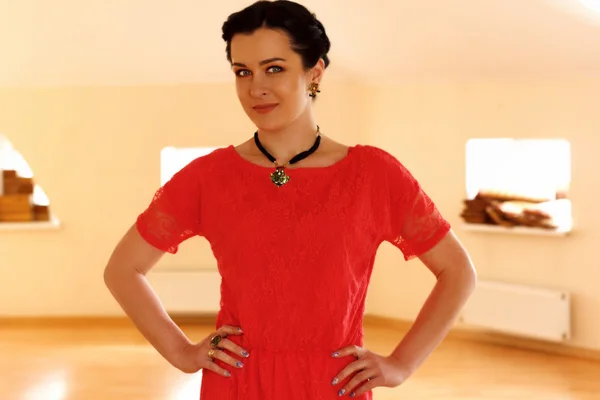 Genç Moda kadın kapalı yoga yapmak