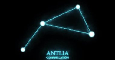 Antlia takımyıldızı. Işık ışınları, lazer ışığı, parlak mavi renk. Gece gökyüzünde yıldızlar. Yıldızlar ve galaksiler kümesi. Yatay bileşim, 4k video kalitesi