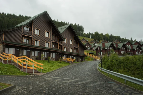 Wooden cottage in the resort Bukovel. Ukraine — Stock Photo, Image