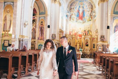 kilisede Düğün çifti