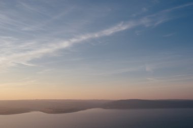 Gölde doğal günbatımı