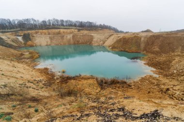 Göllü bir parkın üst manzarası