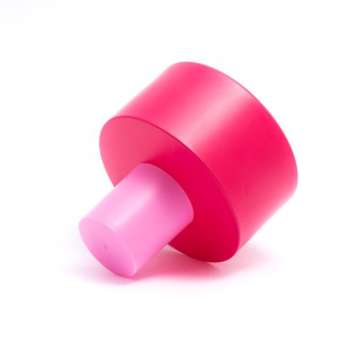 Parfüm. Parfüm şişesi beyaz arka planda yakın plan. 