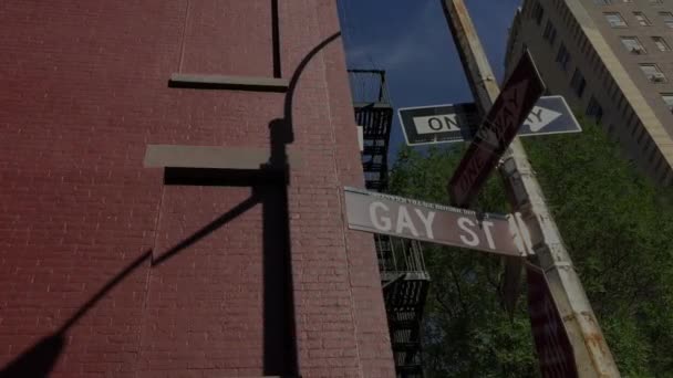 Vista de Gay Street Sign en Greenwich Village NYC — Vídeo de stock