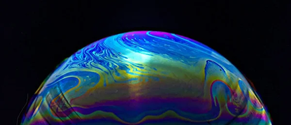 Makro fotoğrafçılık ve evrenin yorumlanması açısından sabun köpüğü