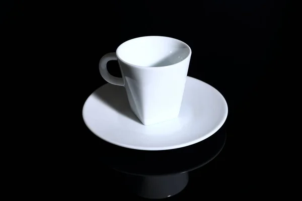 Weiße Espresso Tasse Auf Schwarzem Hintergrund — Stockfoto