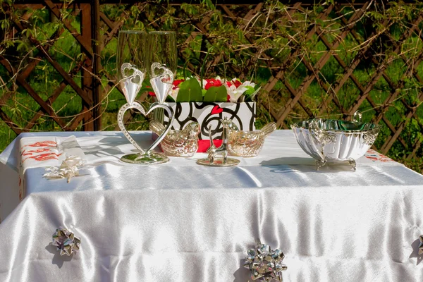 Einrichtungen für Hochzeiten auf dem Tisch — Stockfoto