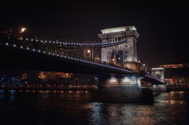 Köprü gece görünümü