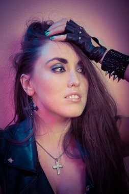 Genç güzel ve seksi punk kız