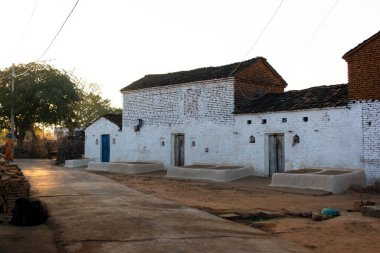 Kırsalda bir köy evi.