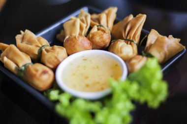 Toong tanga, Tay gıda, oryantal derin kızarmış wontons p ile dolu