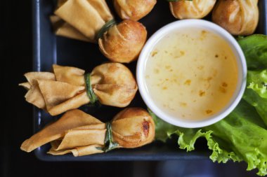 Toong tanga, Tay gıda, oryantal derin kızarmış wontons p ile dolu