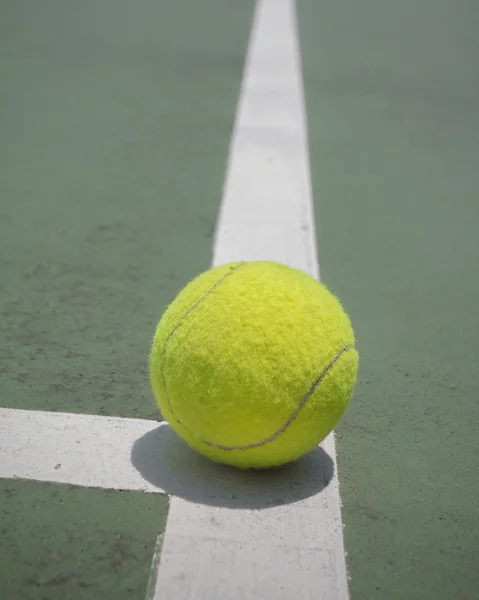 Tennis Ball on the Court — Stock Photo, Image