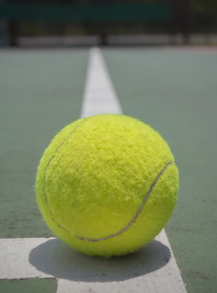 Tennis Ball on Court — Stock Photo, Image