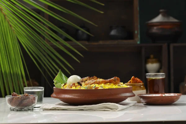 Csirke Biryani Kerala Stílusú Csirke Dhum Biriyani Rendezett Hagyományosan Egy — Stock Fotó