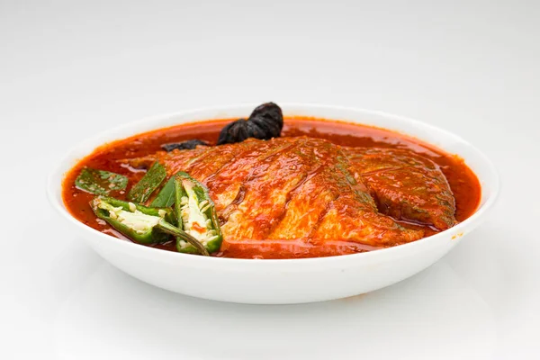 Fehér Pomfret Masala Curry Dél Indiai Stílusban Sűrű Vörös Mártással — Stock Fotó