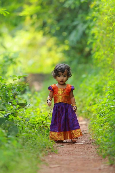 Zuid Indiase Schattig Meisje Kid Dragen Mooie Traditionele Jurk Lange — Stockfoto
